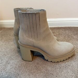 Dolce Vita Tan Ankle Boots with Chunky Heel - Size 7